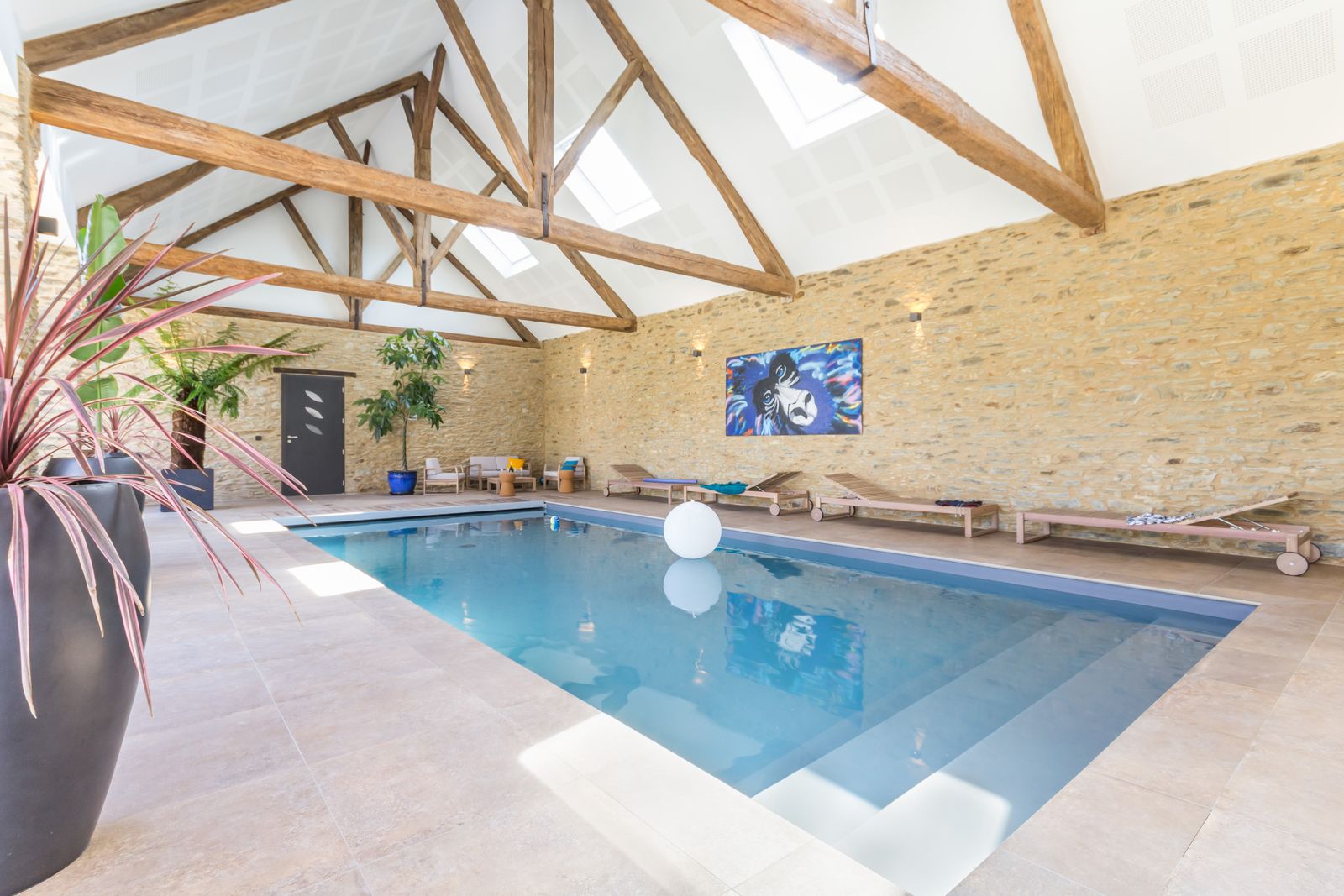 gite avec piscine int&eacute;rieure