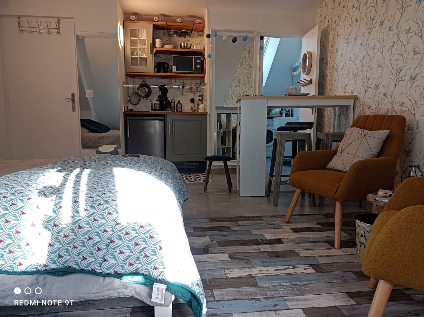 Très beau studio Montargis centre, WiFi, Parking Privé Jardin