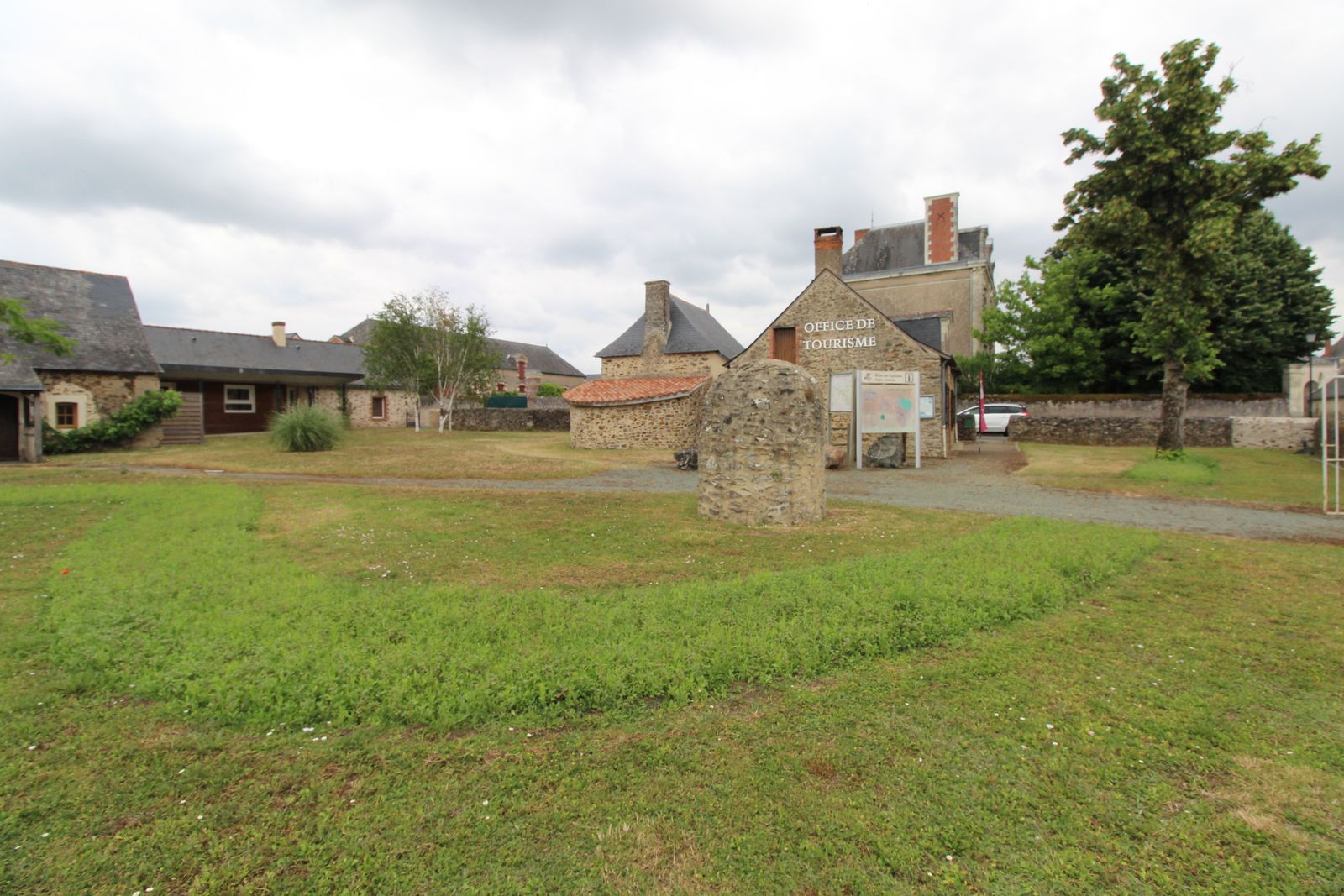 Location Gîte de groupe à BeaulieusurLayon (MaineetLoire) • Gîtes