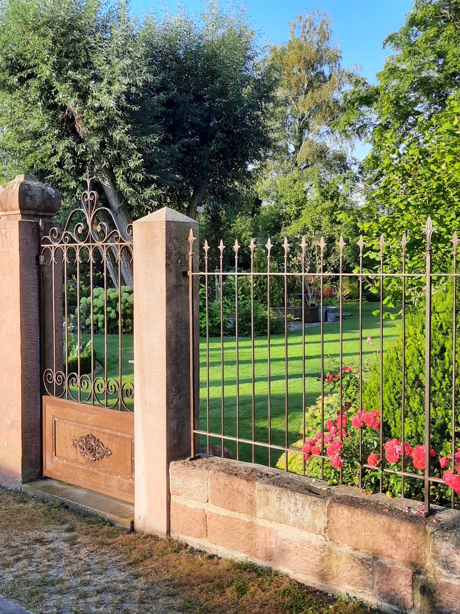 Jardin côté rue de la Source