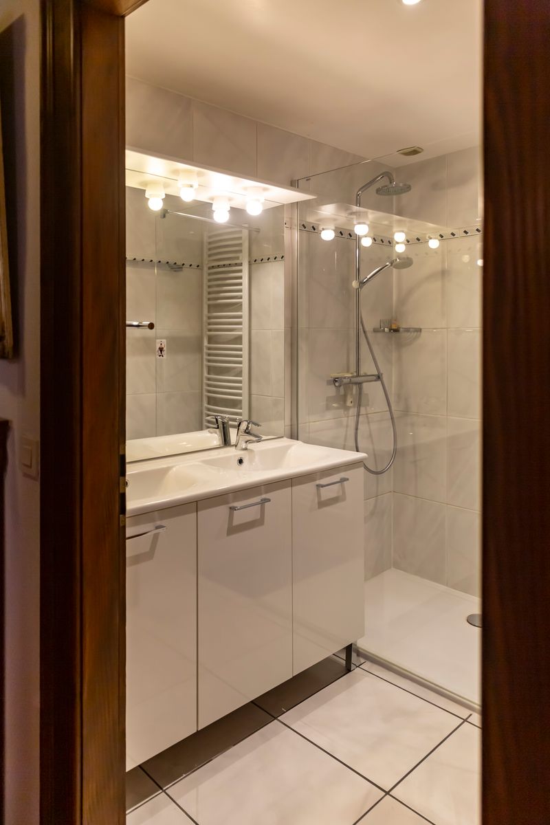 Salle de Bain 
Douche à l'italienne
WC séparé