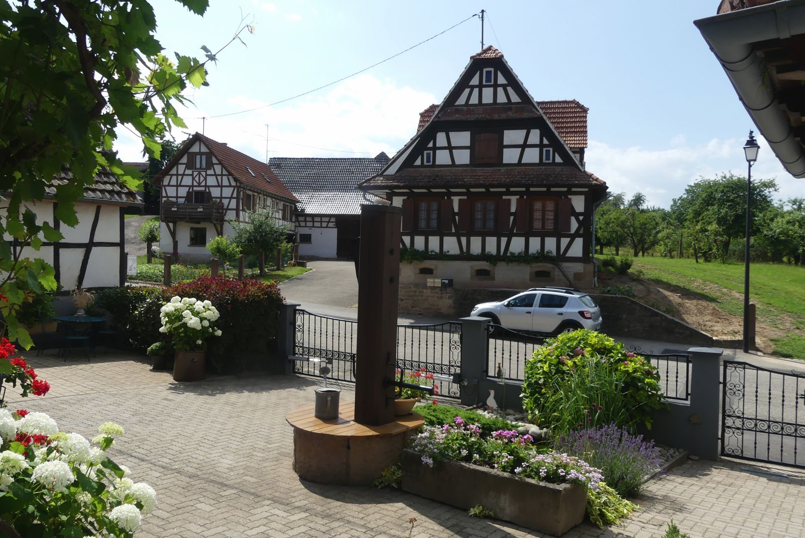vue de l'entrée du gîte