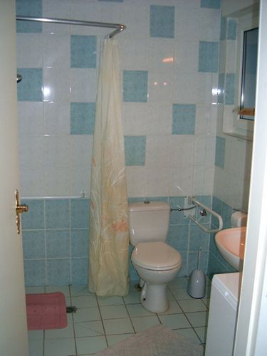 salle de douche pour handicapé