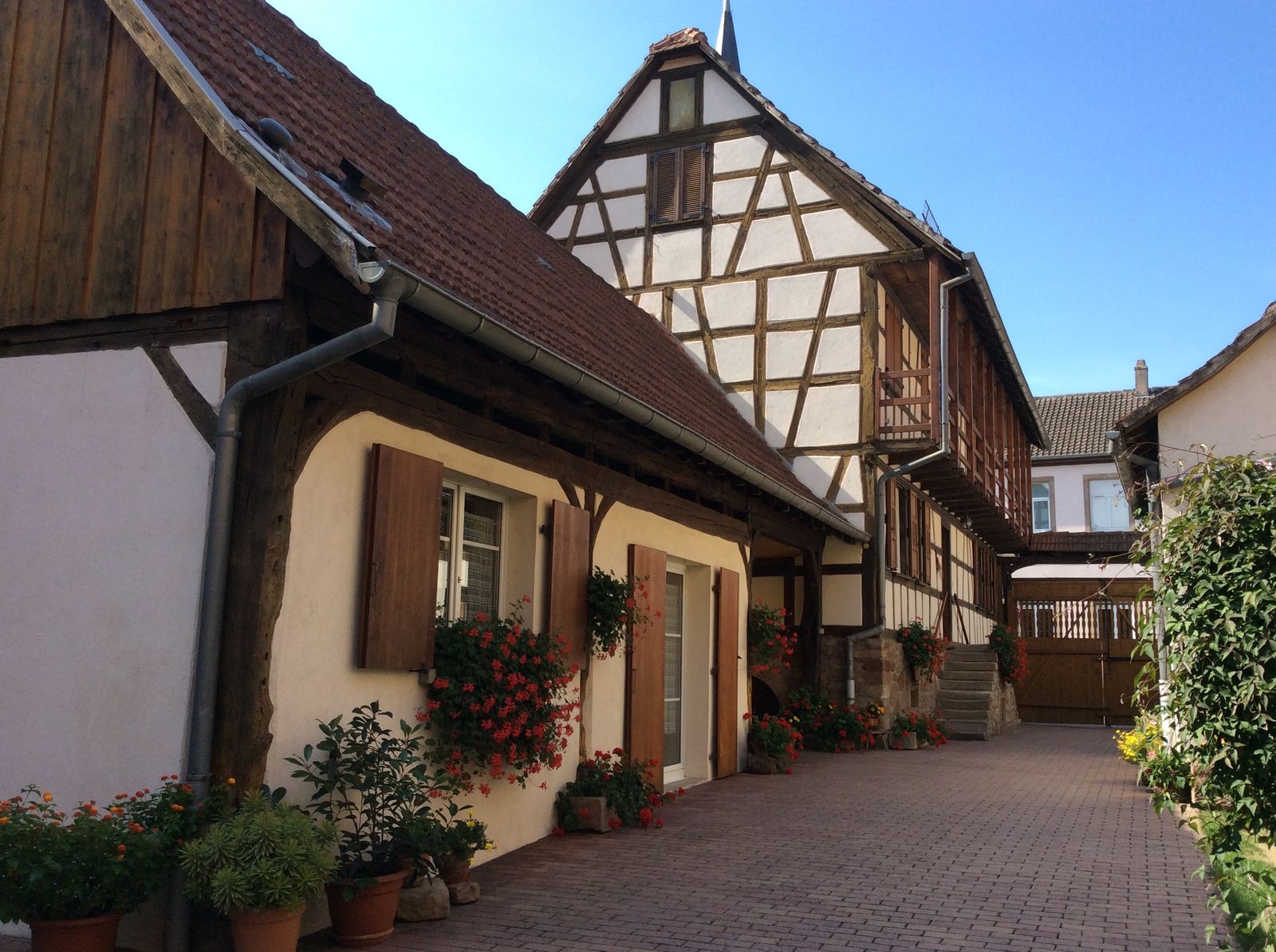 le gîte et la cour