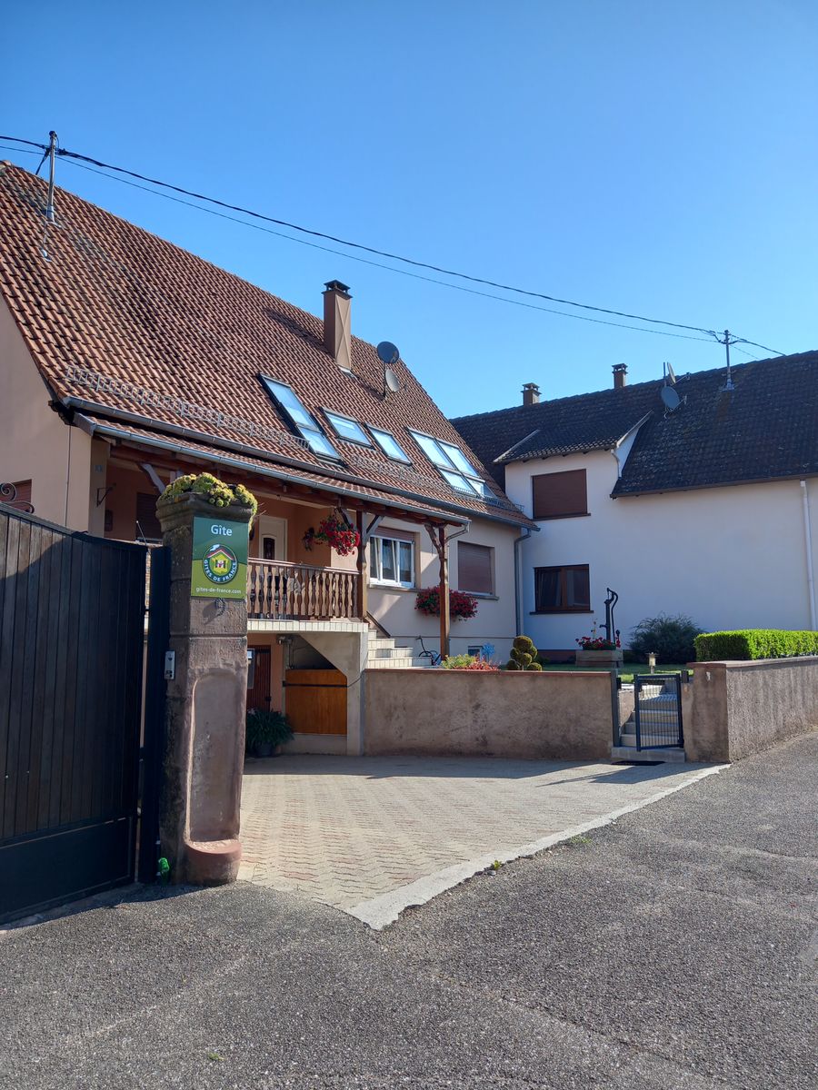 entrée cour gîte