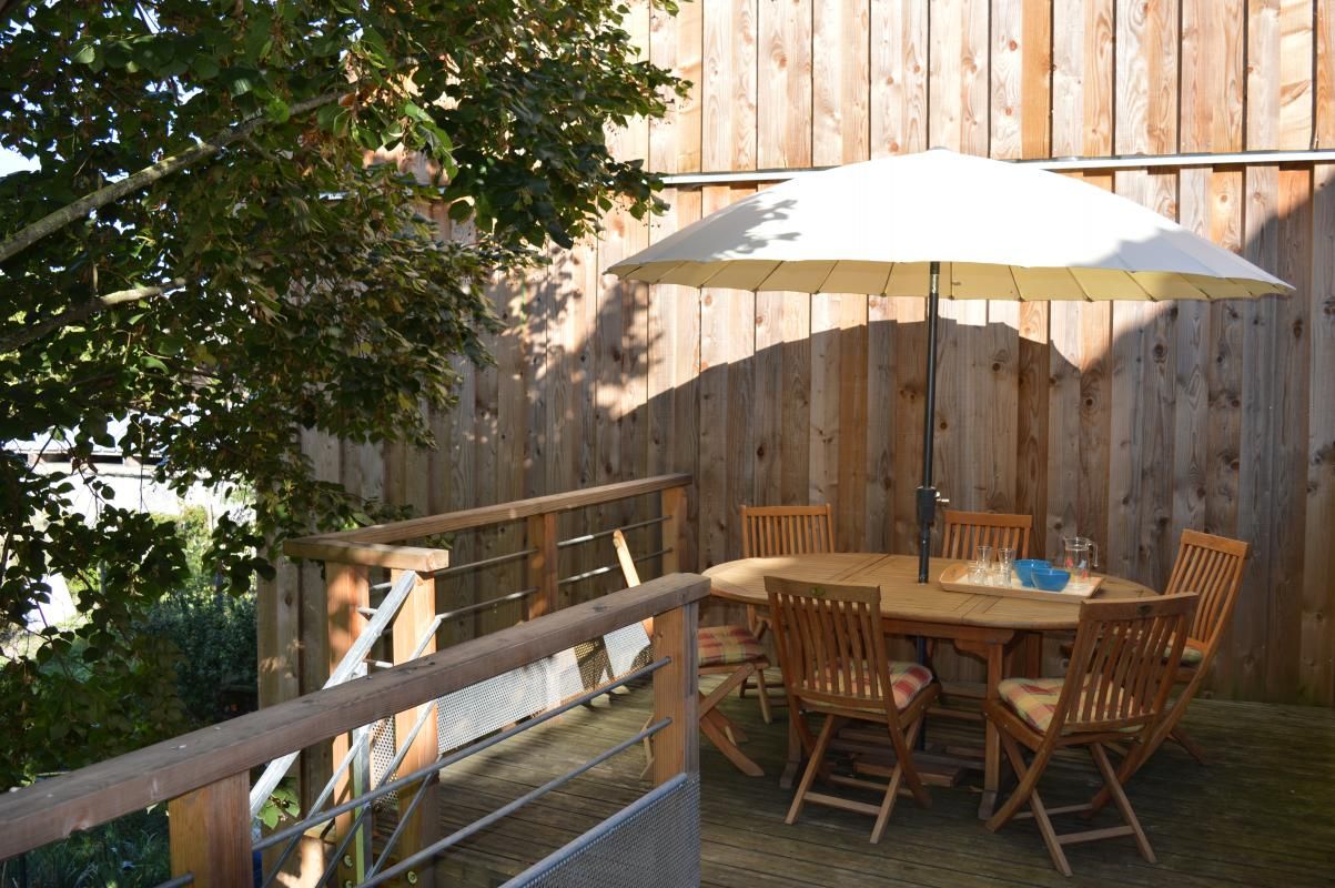 Terrasse d'accès au gite en hauteur