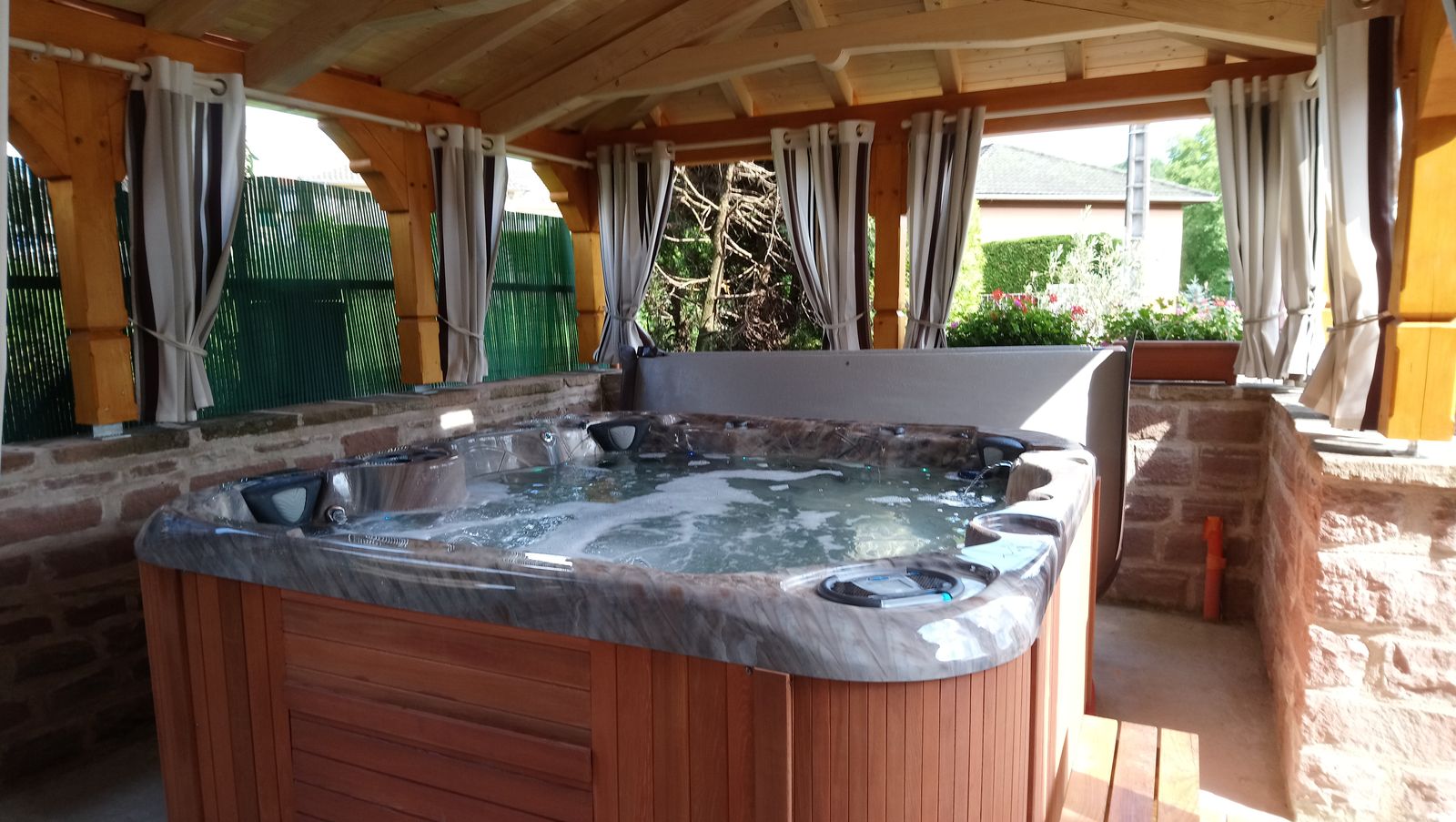Jacuzzi