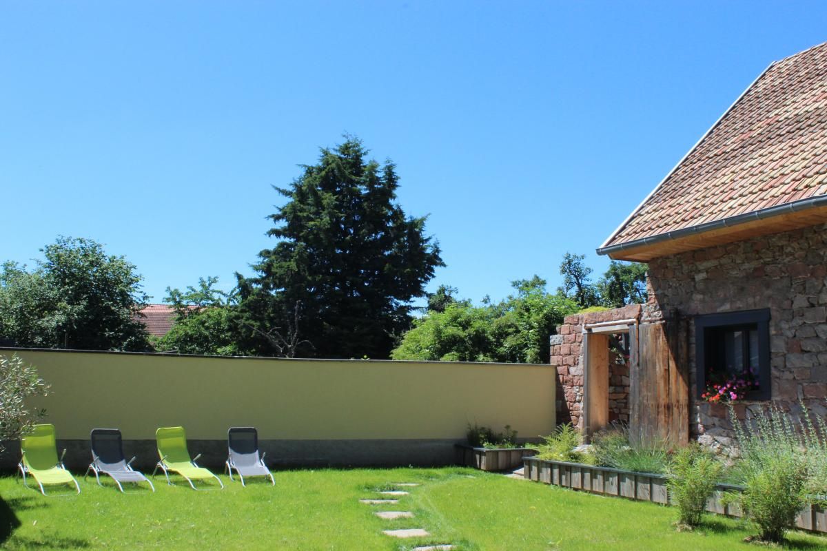 L'espace extérieur pour des barbecues ou jeux d'extérieur.