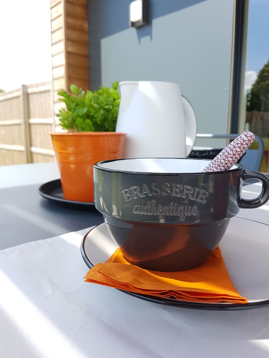 petit déjeuner sur la terrrasse