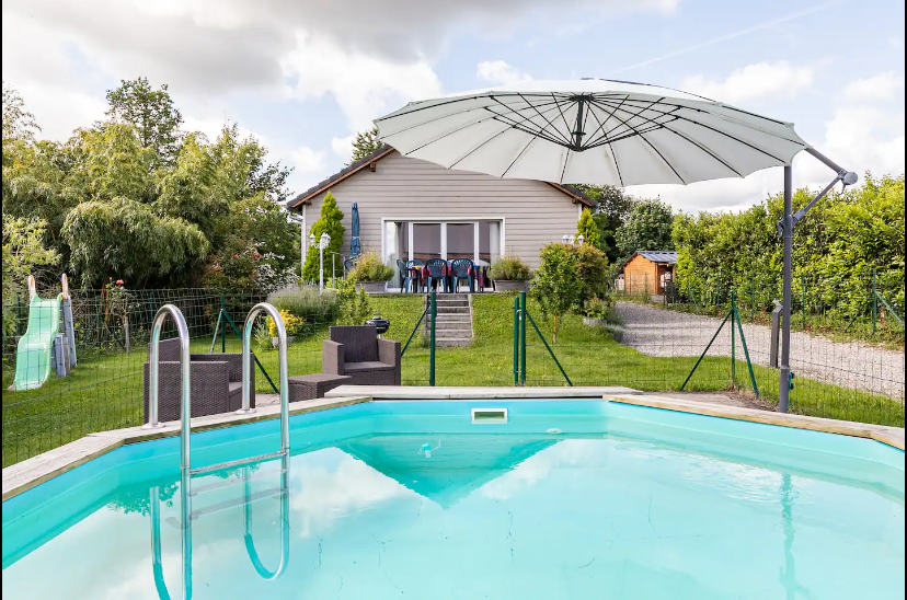 Piscine et Terrasse