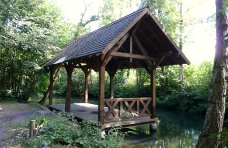 Le lavoir entrée de la foret.