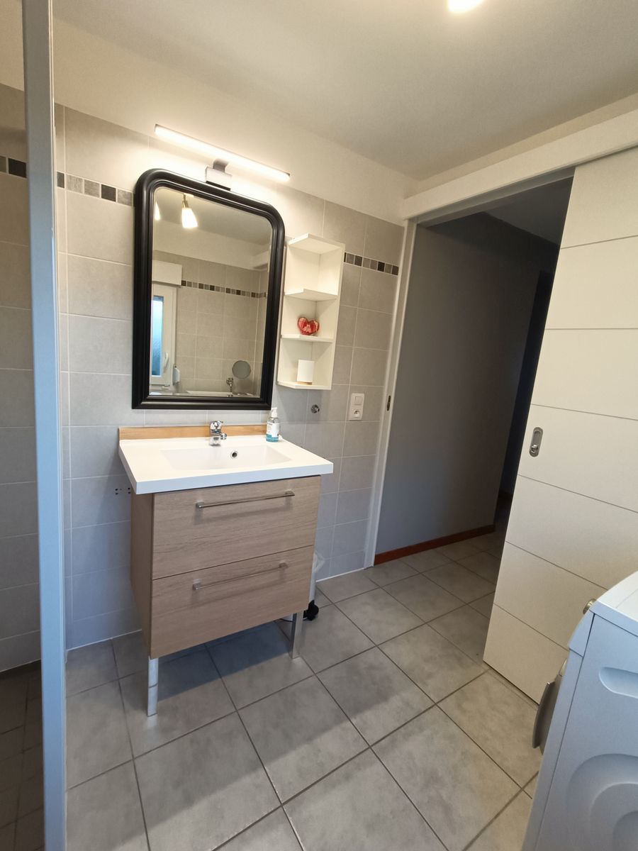 Salle d'eau douche à l'italienne.