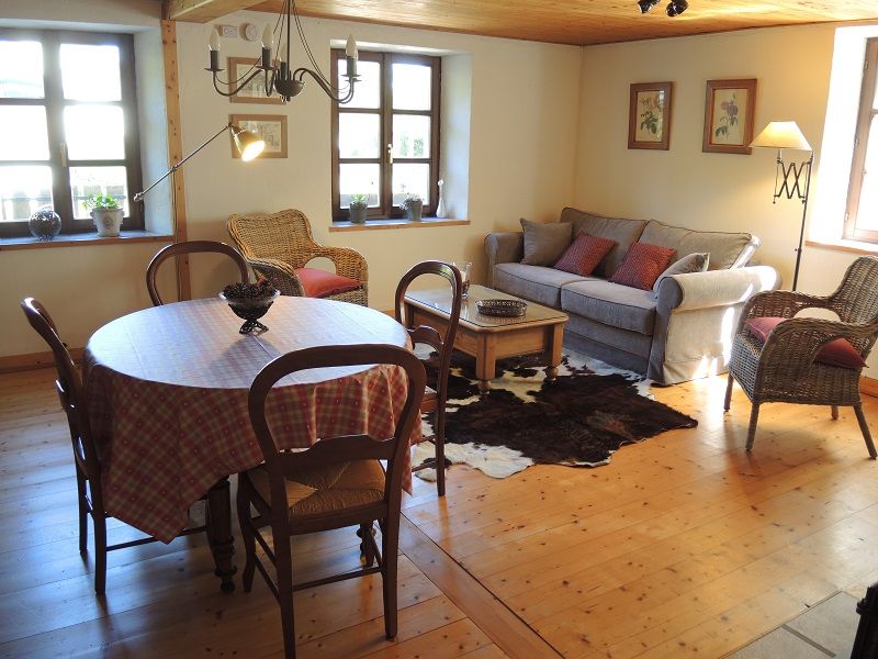 salle à manger et séjour