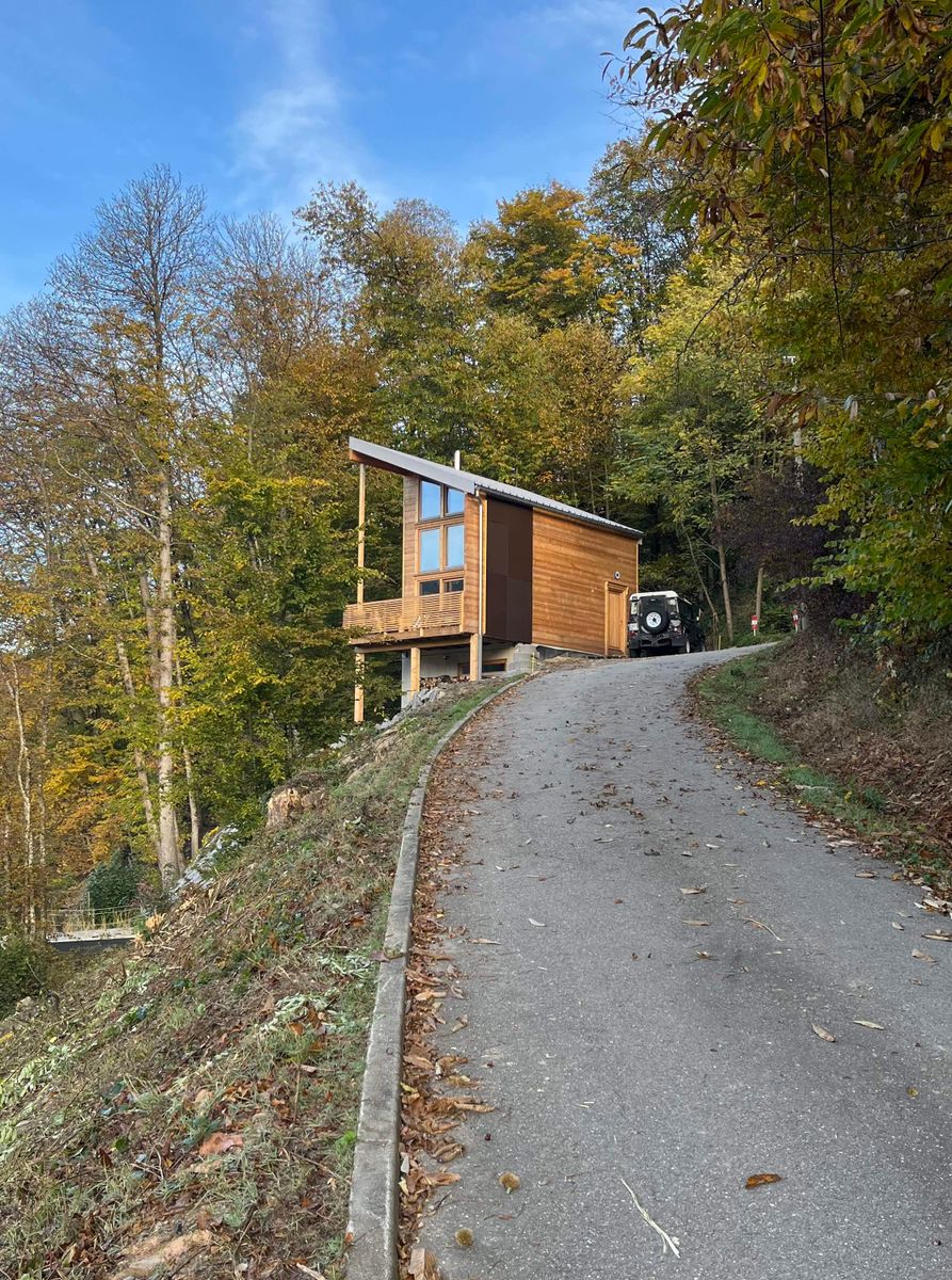 Le chalet, vue de l'impasse de la forêt