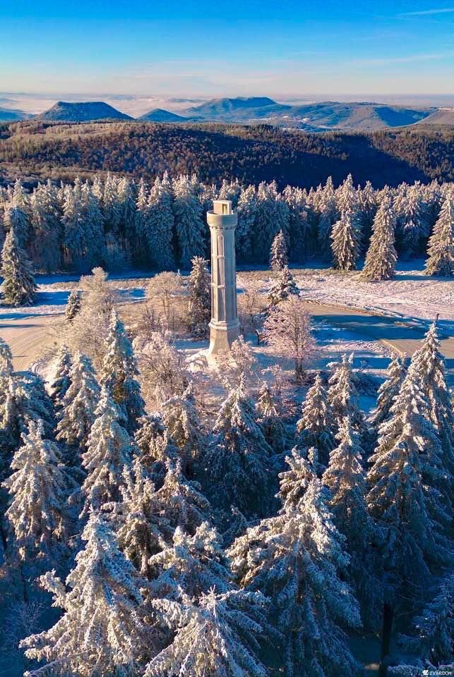 Tour du Champ du Feu enneigée