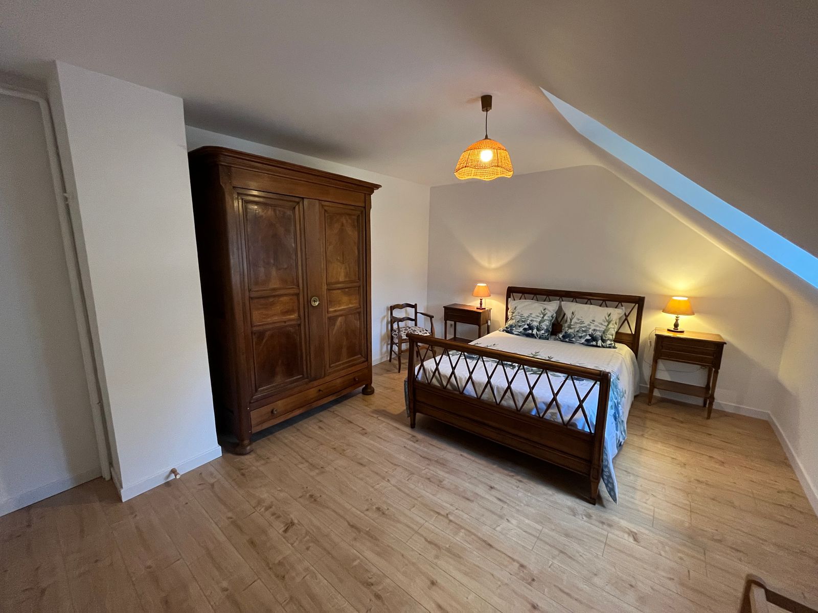 chambre double lit 140