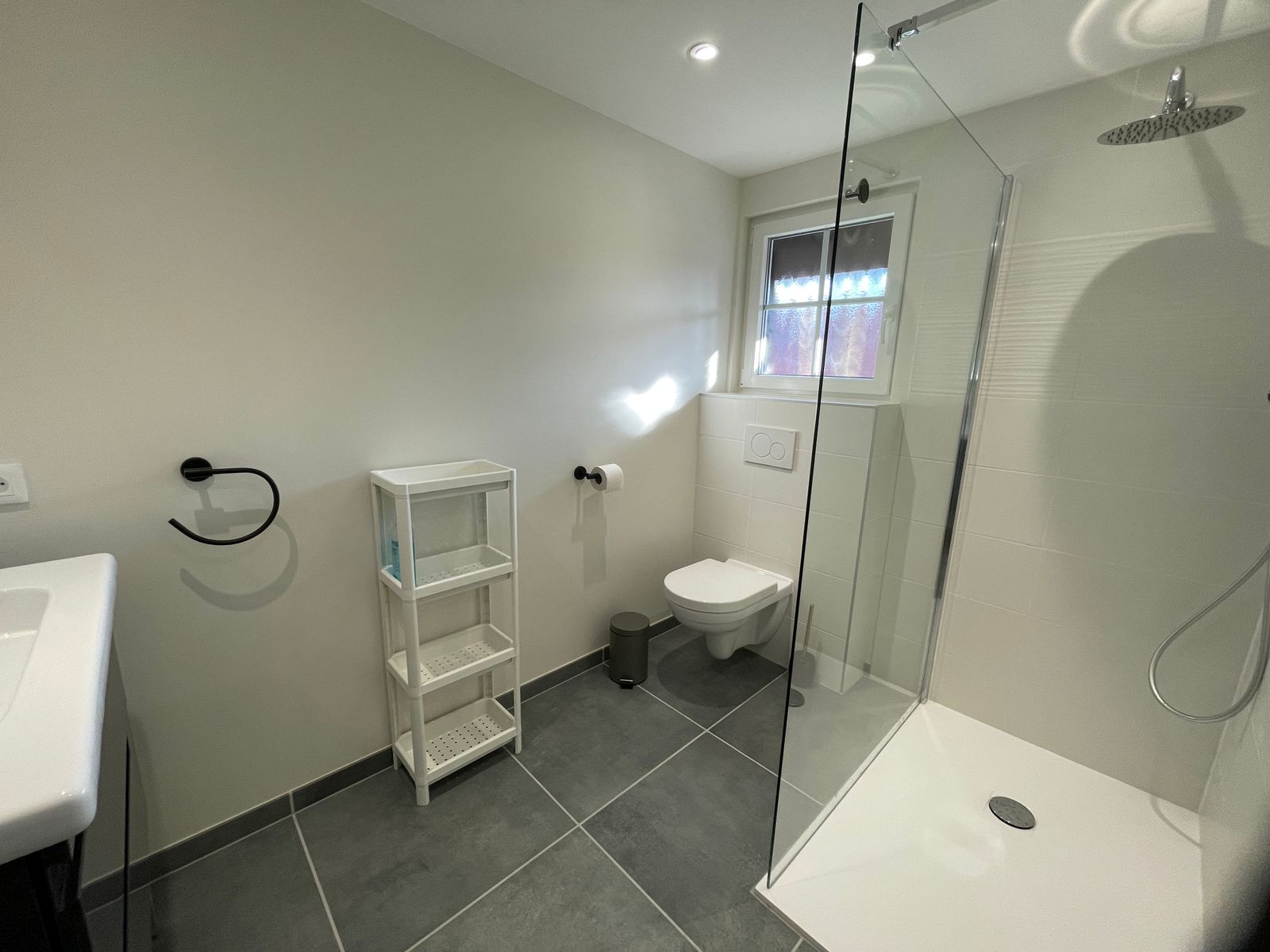 Salle d'eau privative de la chambre au 2 lits simples