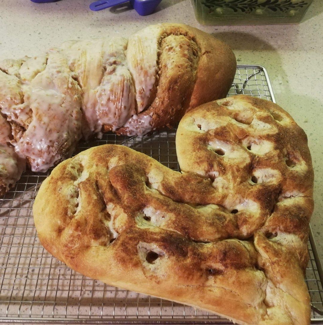 Gâteau à la cannelle, tresse aux noix