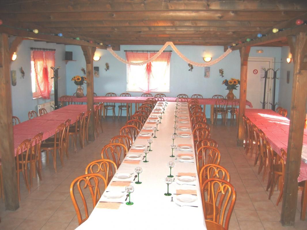 salle de 100m²
