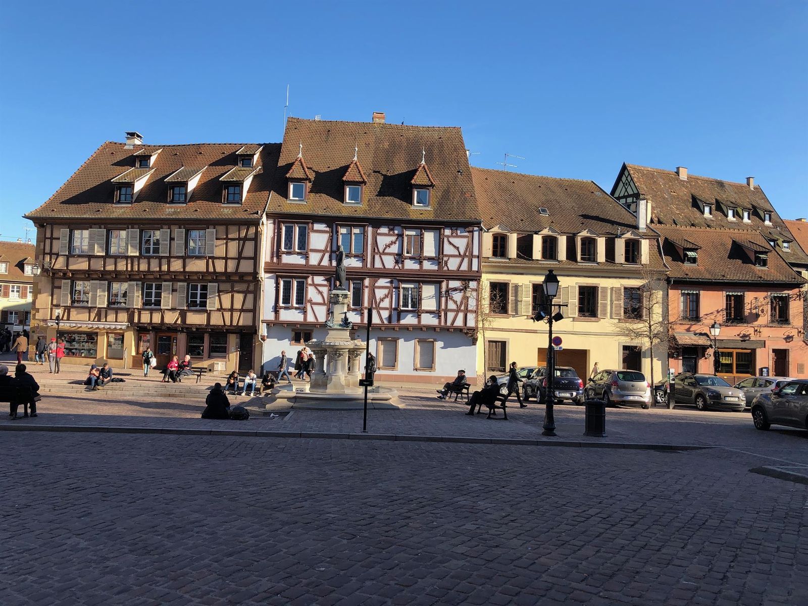 place des  6 Montagnes Noires