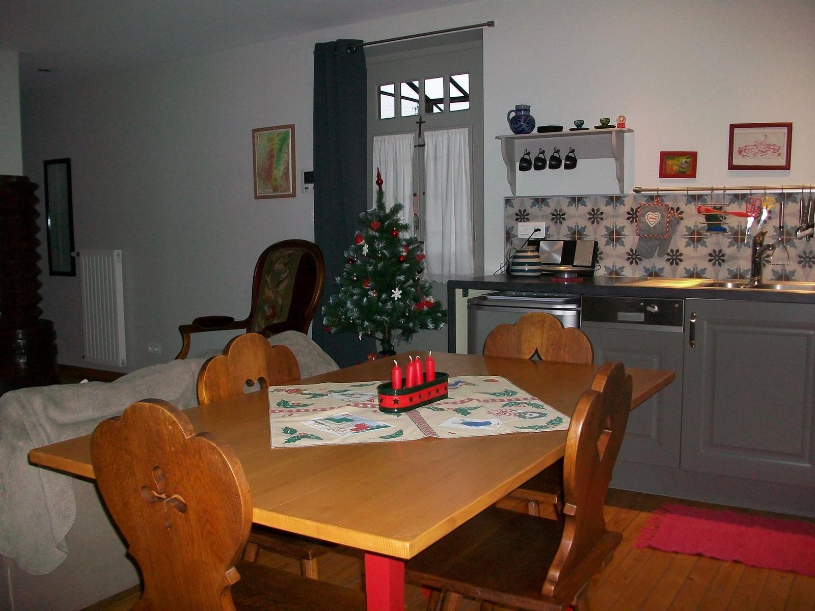 Gîte avec sapin de NOEL