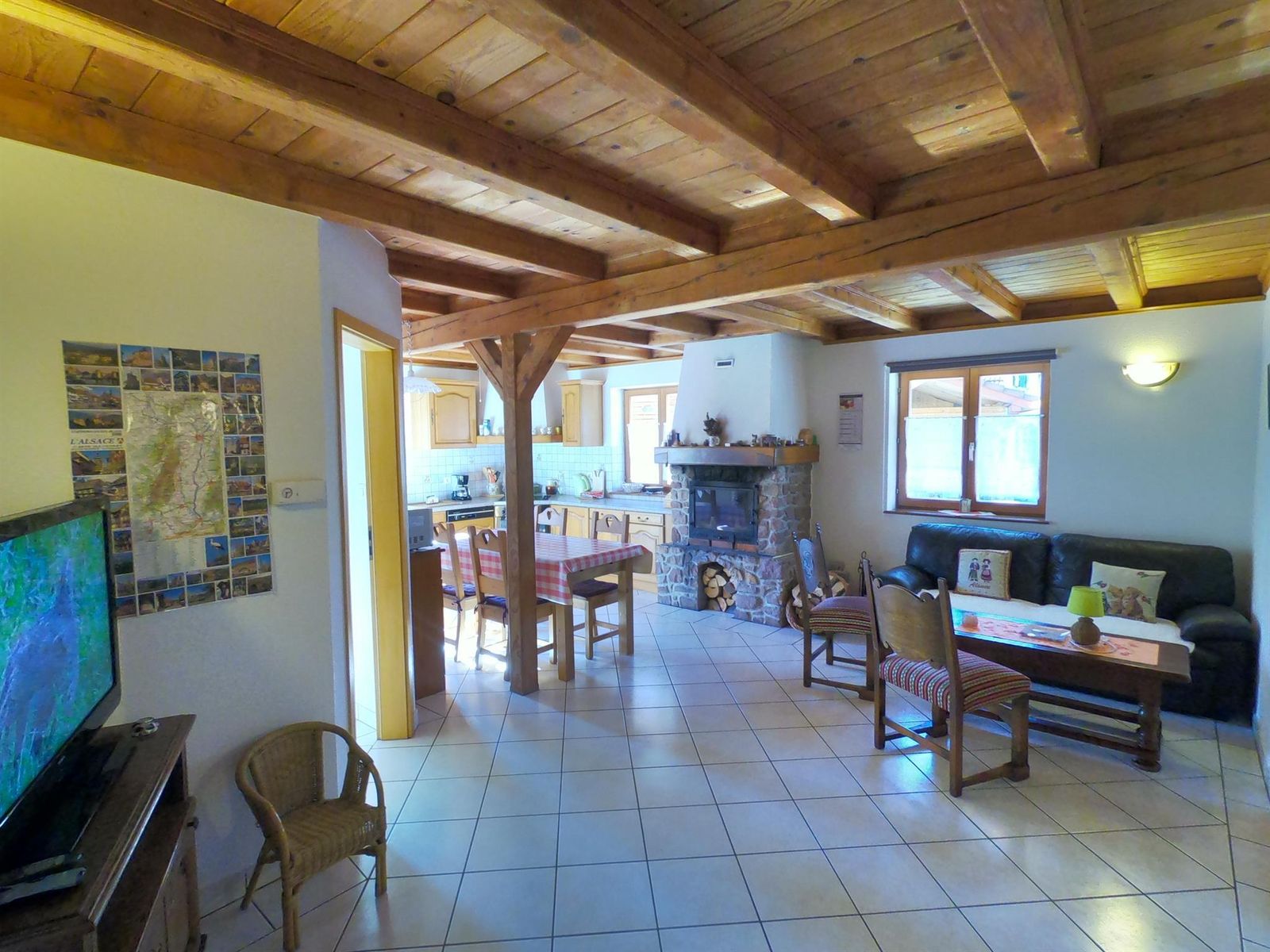 Salon avec cheminée