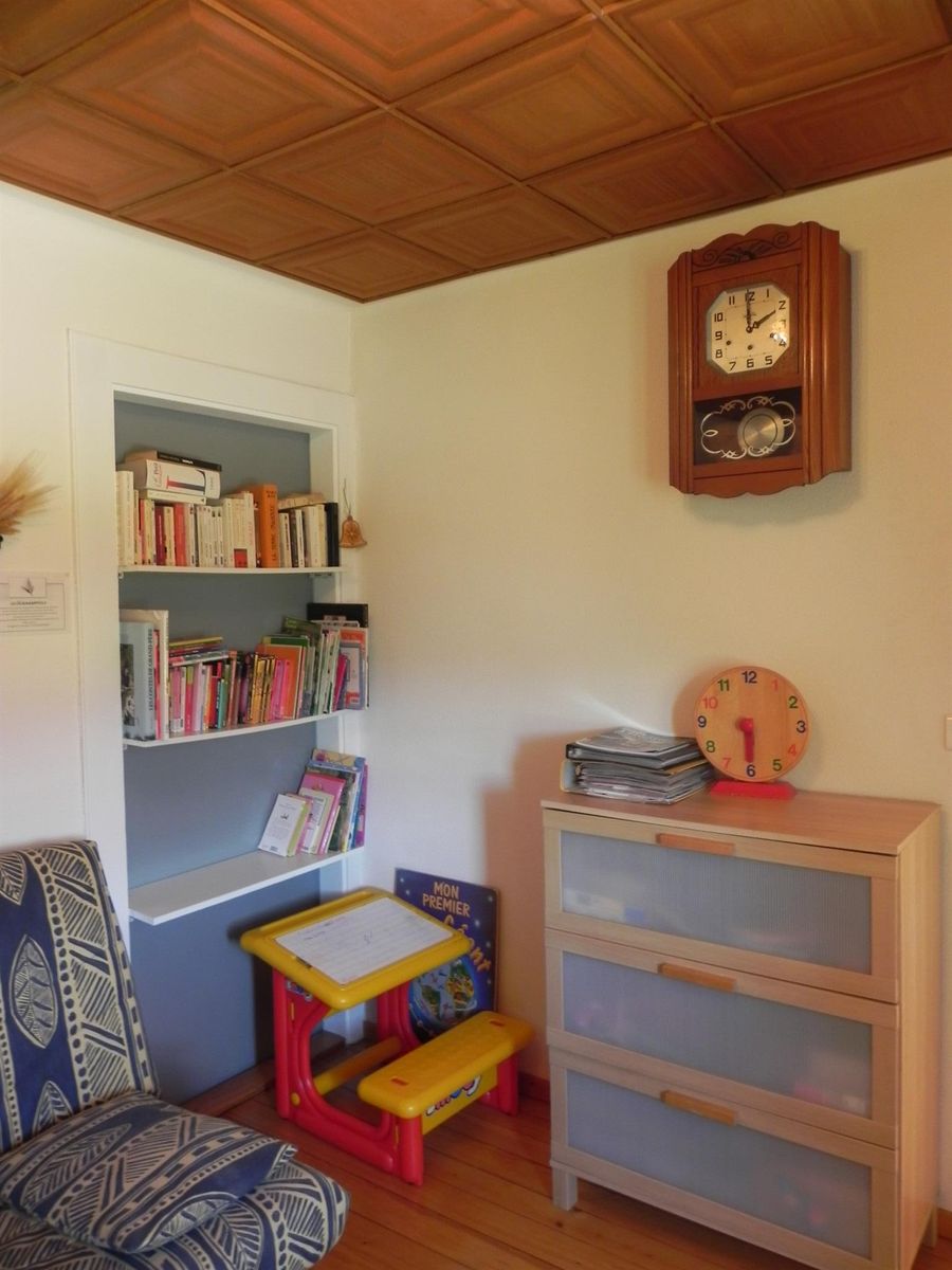 Bureau, bibliothèque, jeux