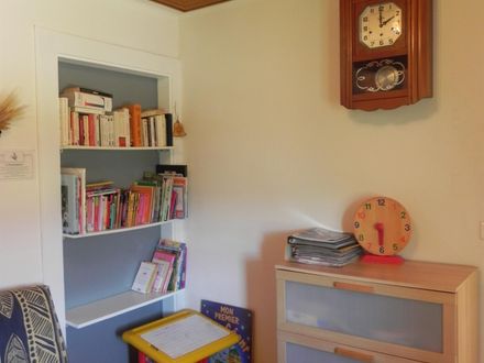 Bureau, bibliothèque, jeux