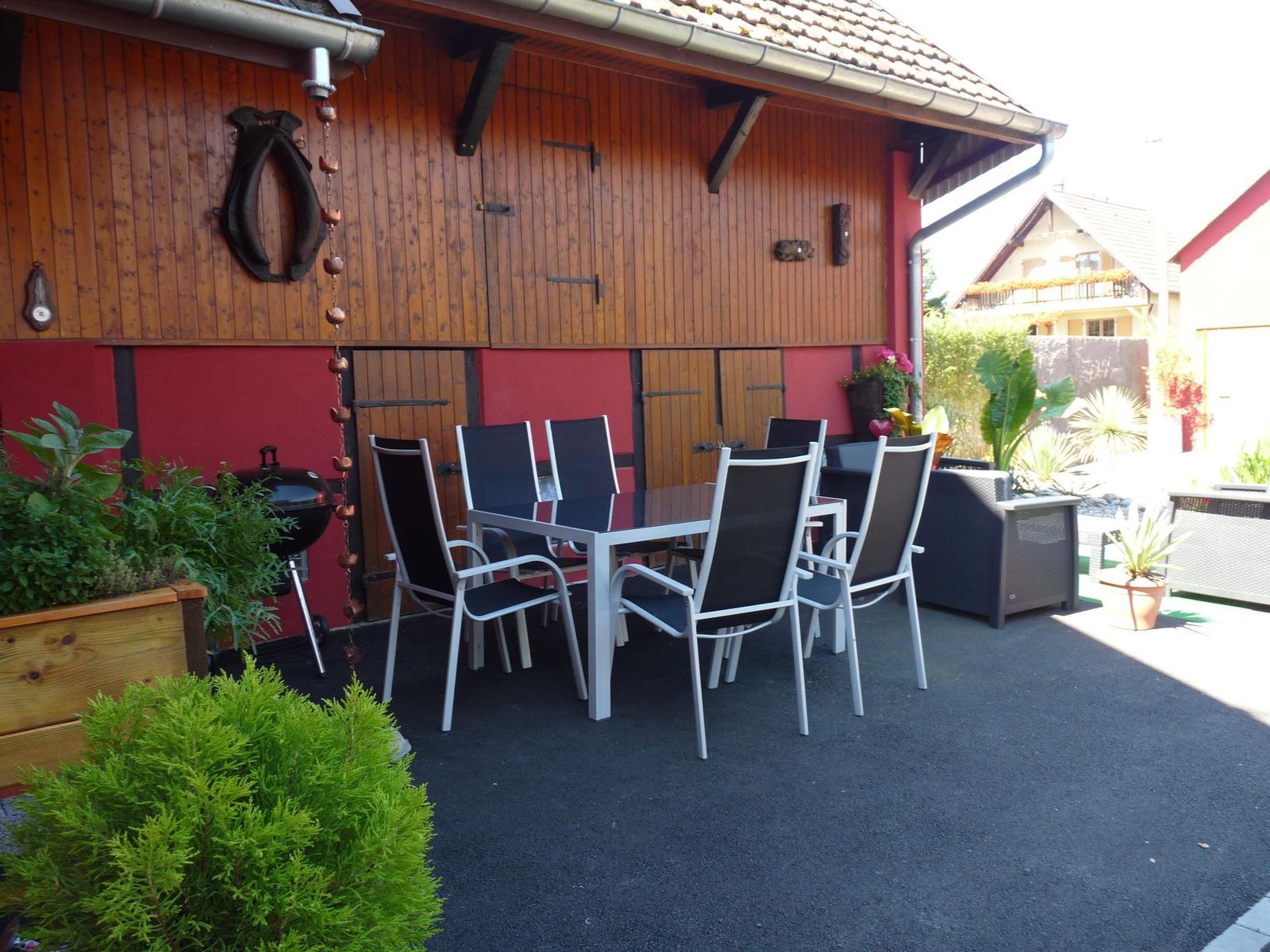 espace repas au jardin