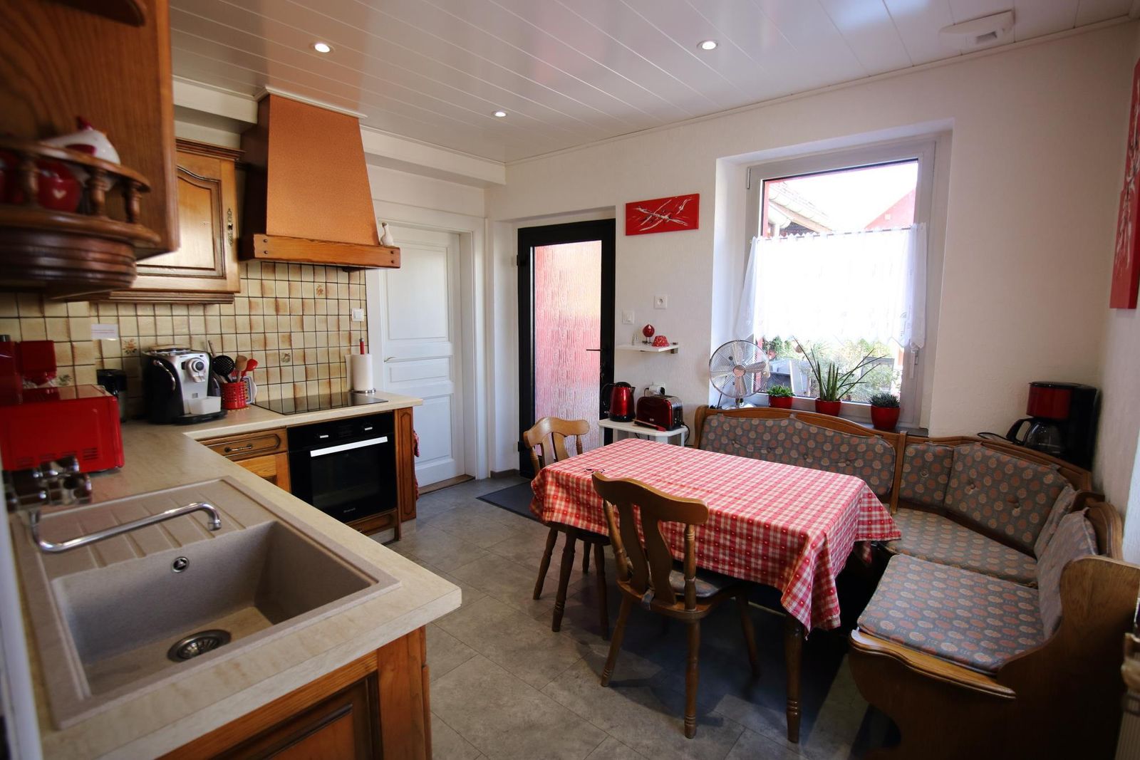 coin repas dans la cuisine