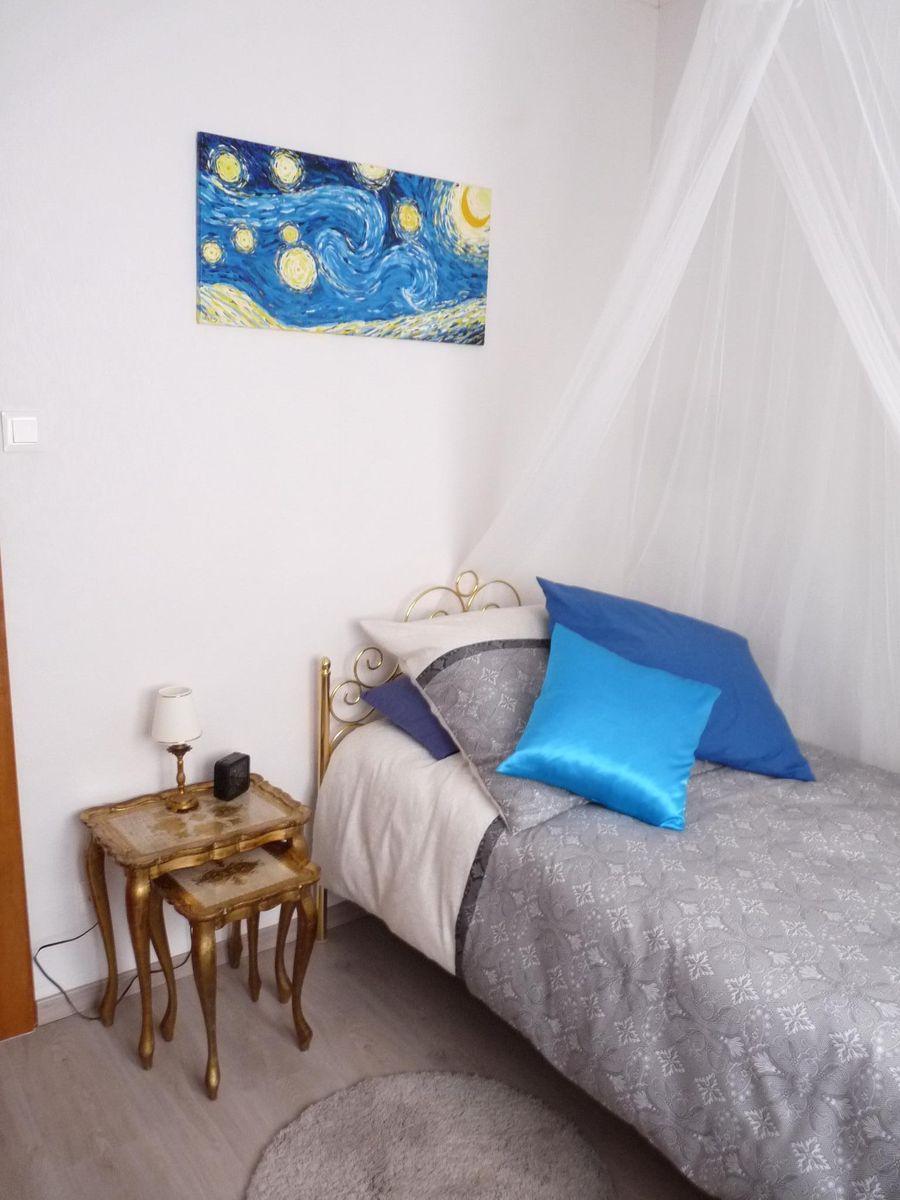 petite chambre rez-de-chaussée