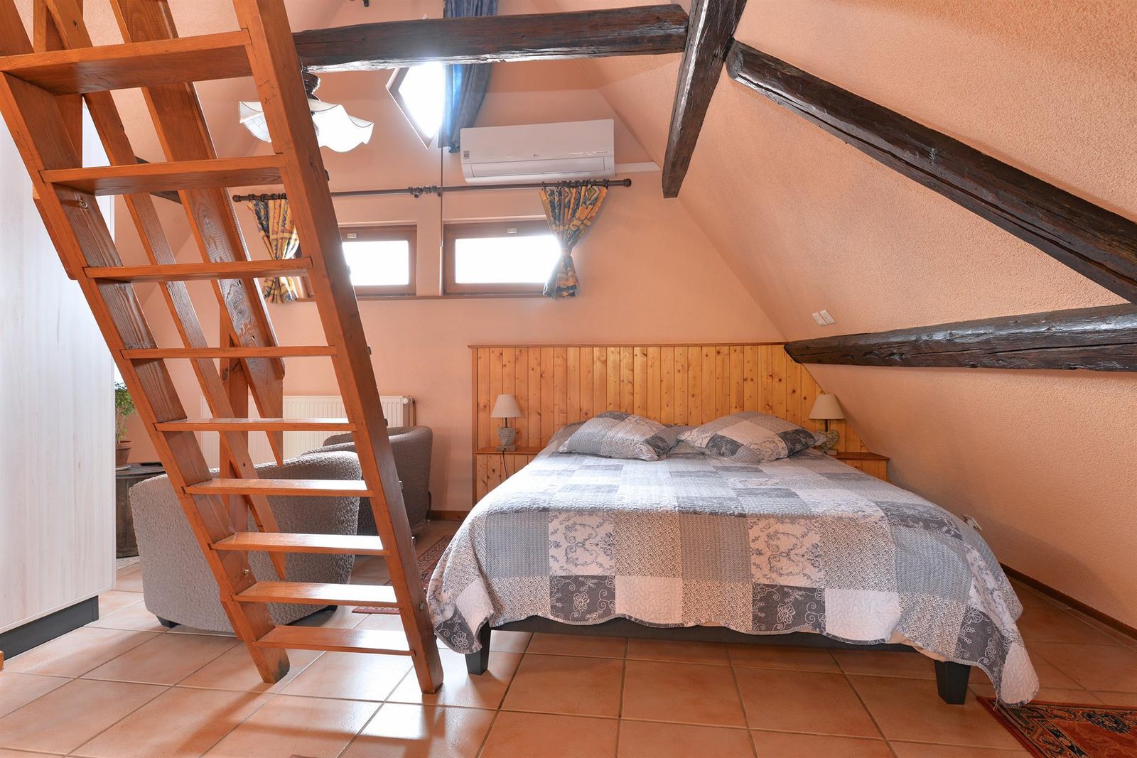 Couchage et montée mezzanine