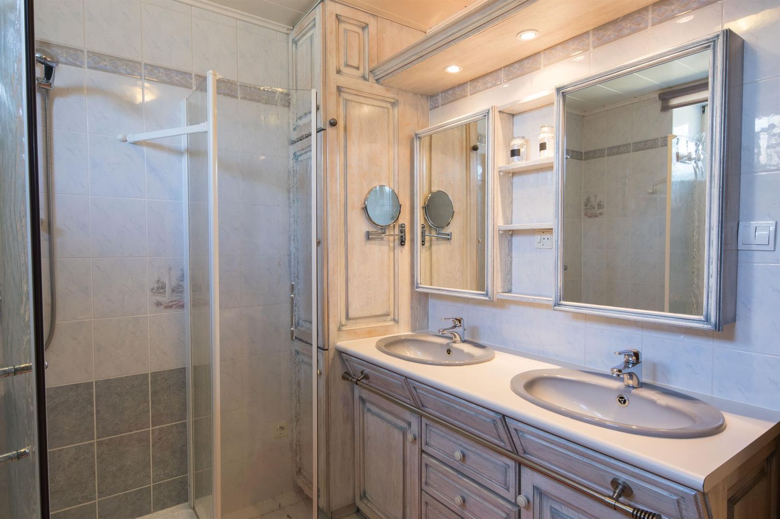 Salle de bain du bas 2