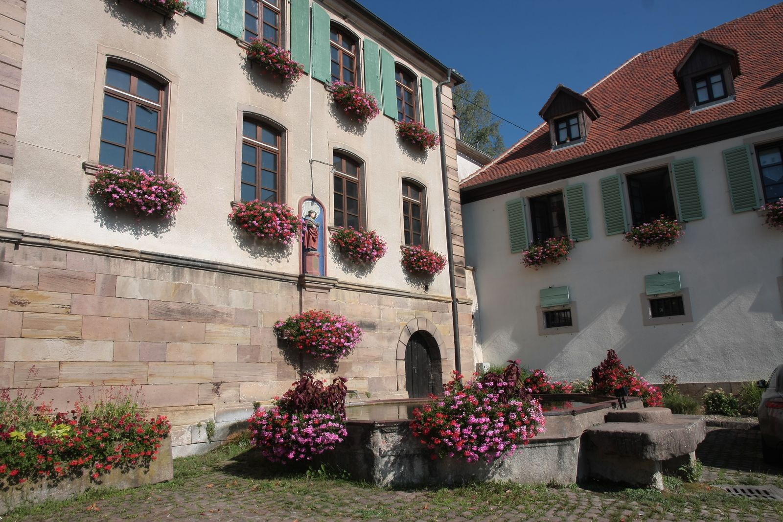 Gueberschwihr_fontaine_Saint-Pantaléon
