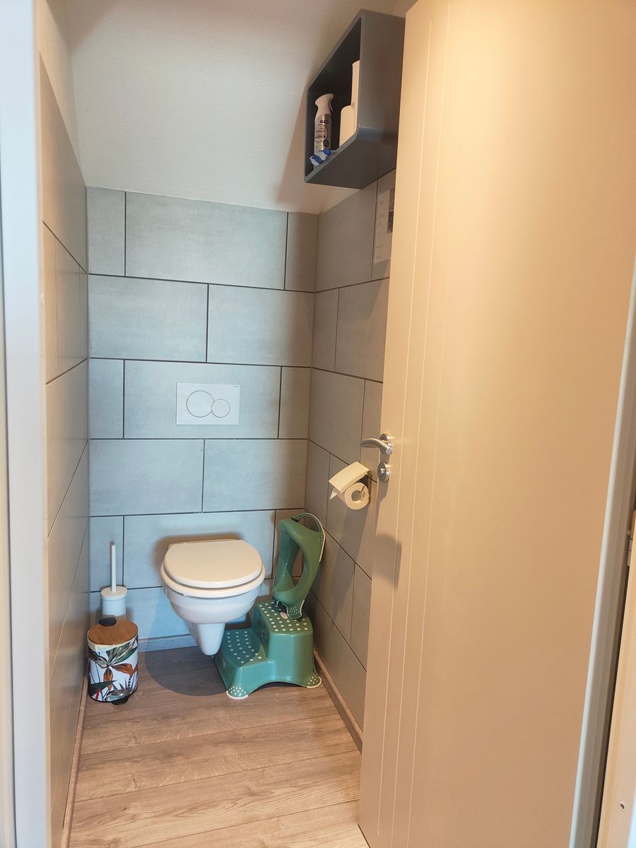 WC séparés - avec marche pieds et réducteur si besoin