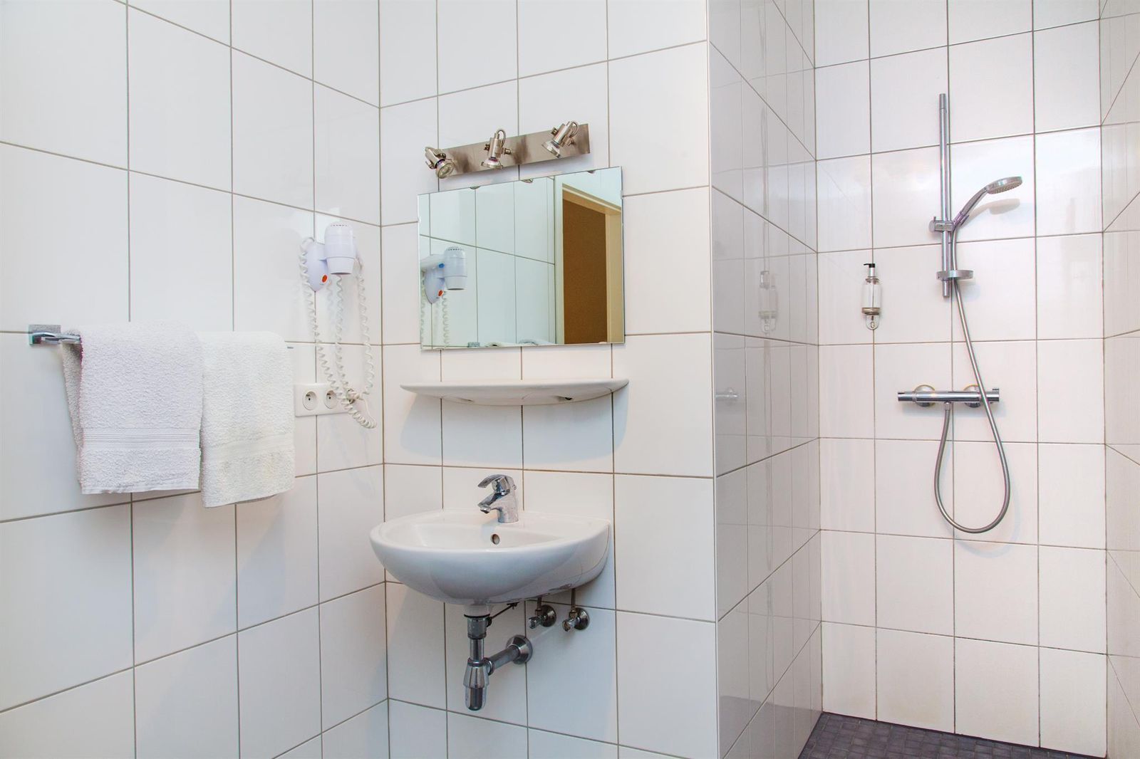 Salle de Douche Fleurs des Vignes
