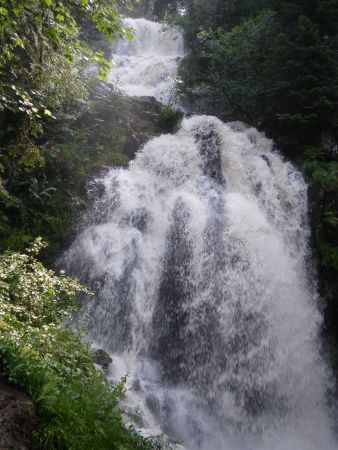 La cascade de Tendon à 1km à vol d'oiseau